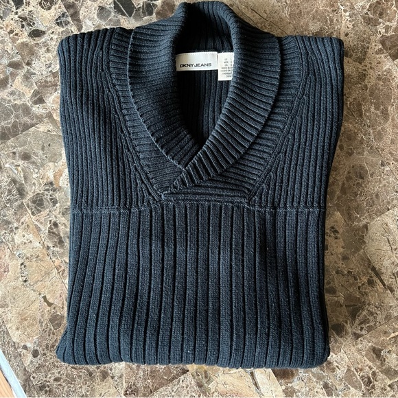 DKNY Men’s Knit Sweater - Picture 1 of 5